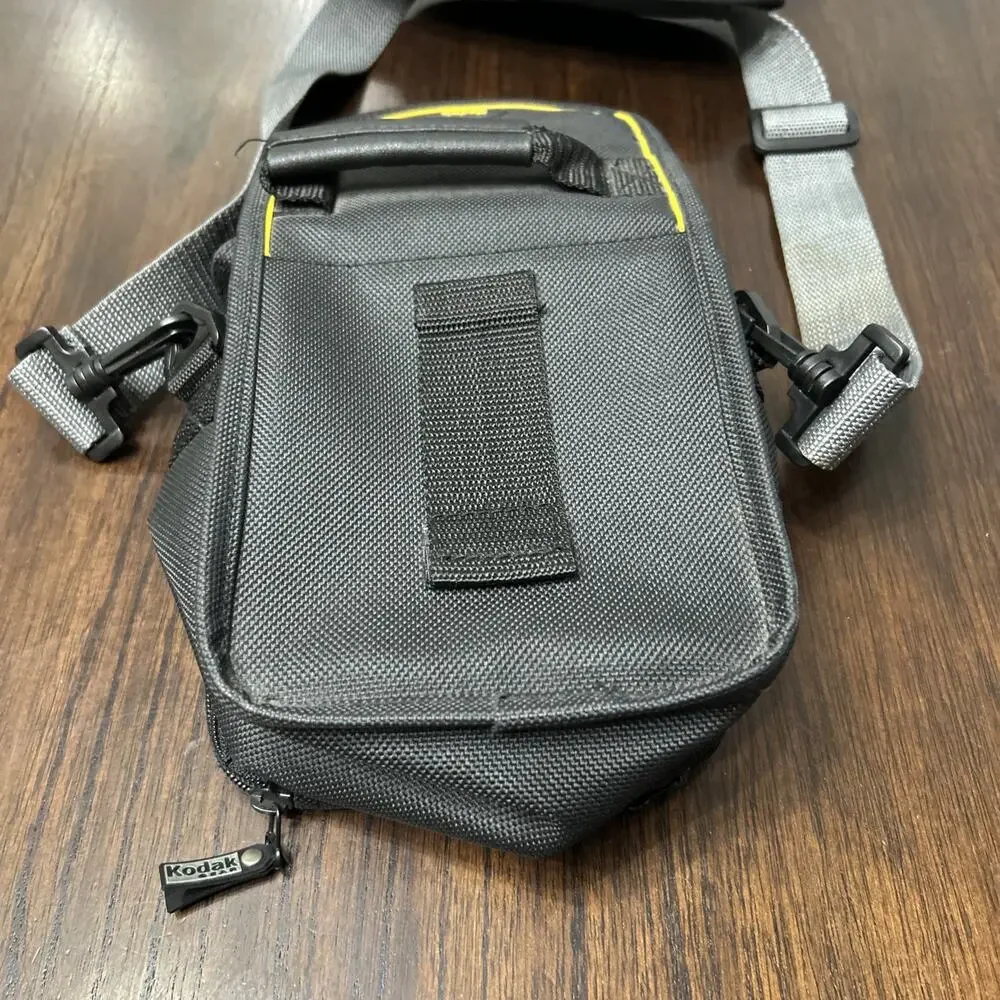 Kodak Gear Black Nylon Camera Bag Adj Removable Strap 7 x 6 x 3 Flaw - Sm Spots